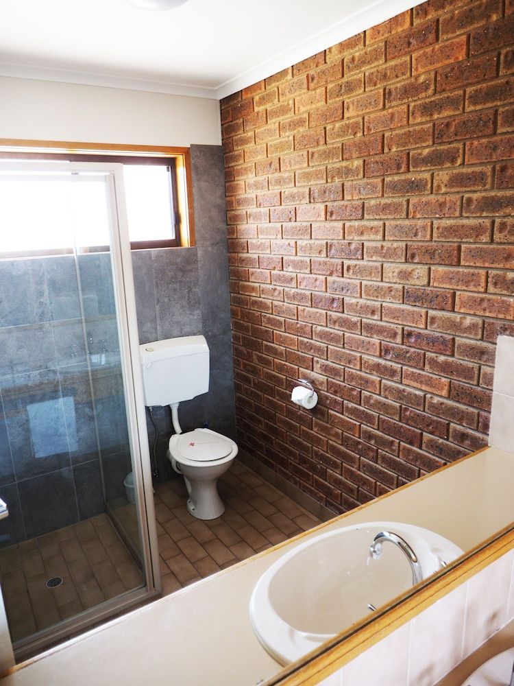 Kerang Motel Comfort Queen Room 9