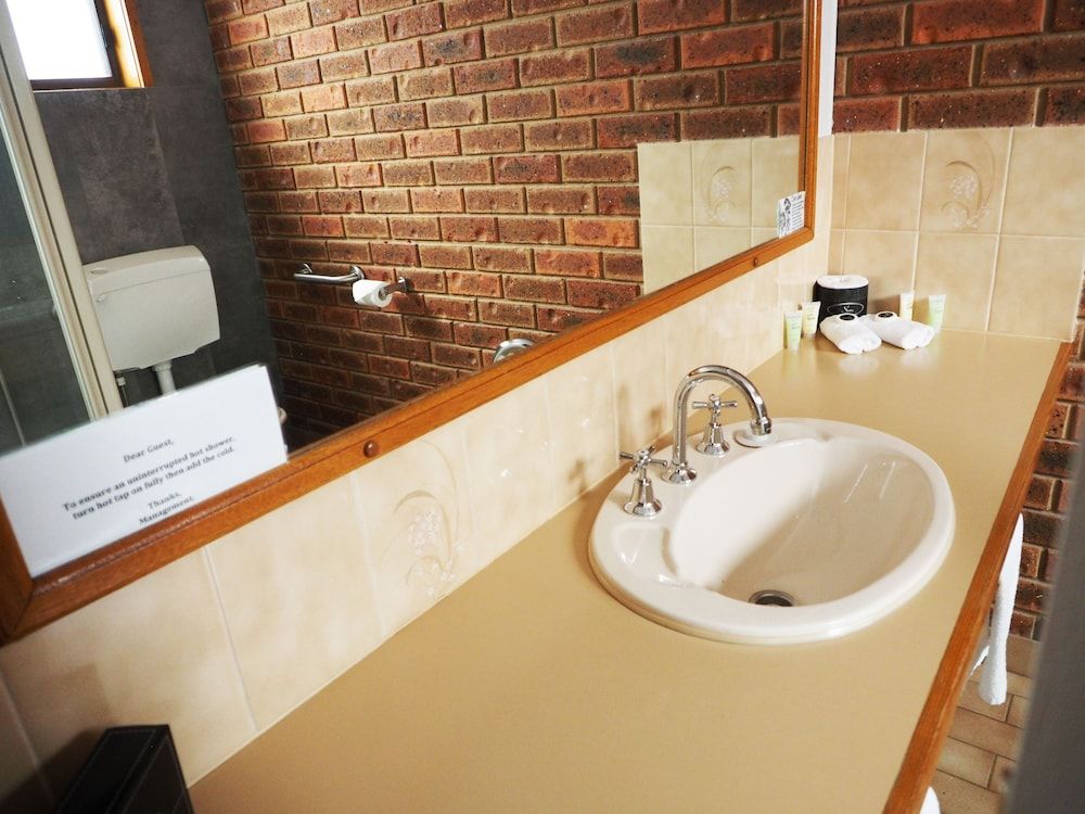 Kerang Motel Comfort Queen Room 4