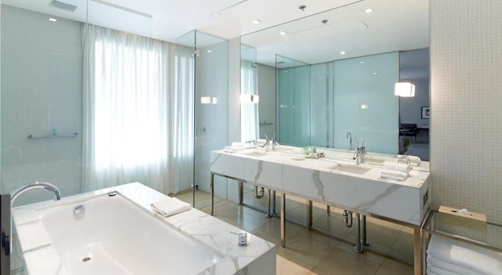 Establishment Hotel Studio 6