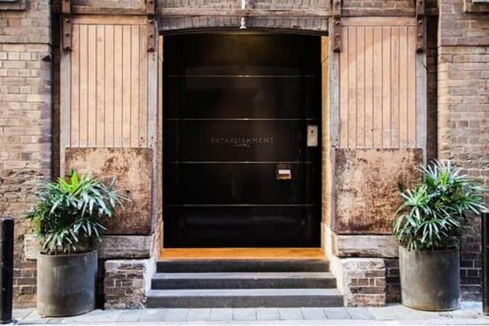 undefined Establishment Hotel 6