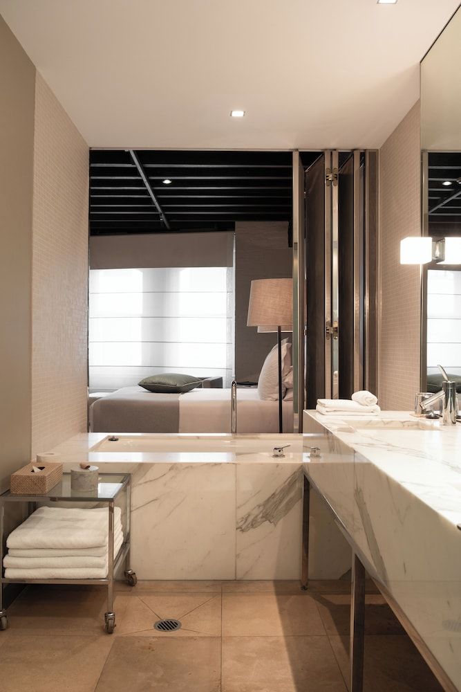 Establishment Hotel Studio 7