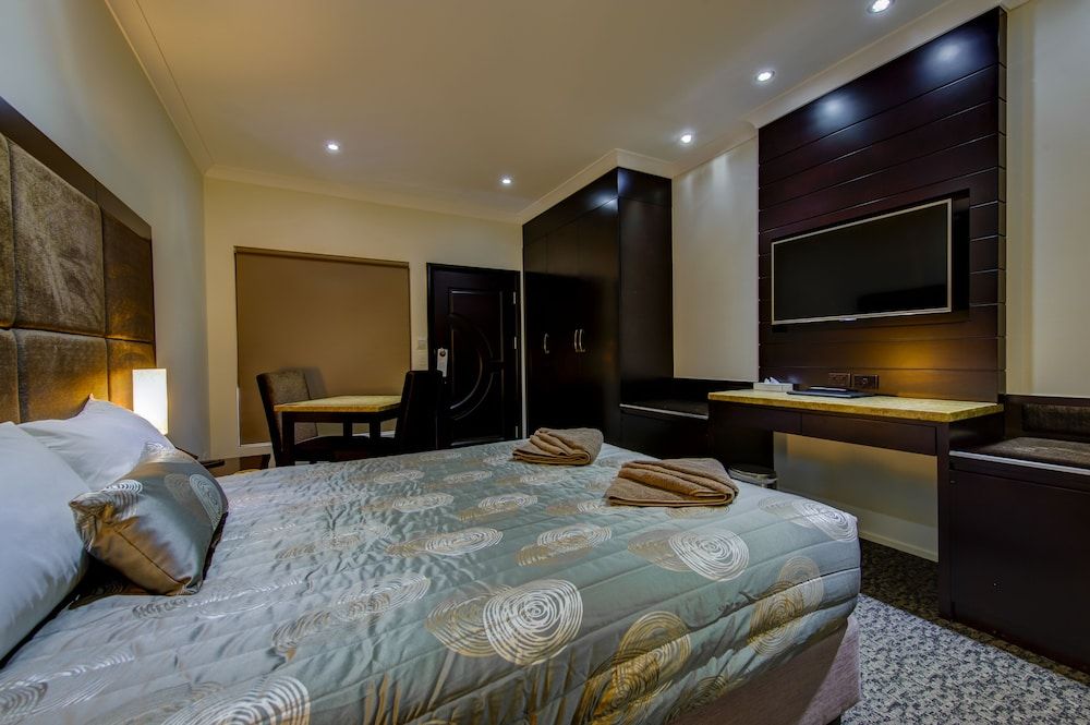 Western Downs Motor Inn Executive Queen 3