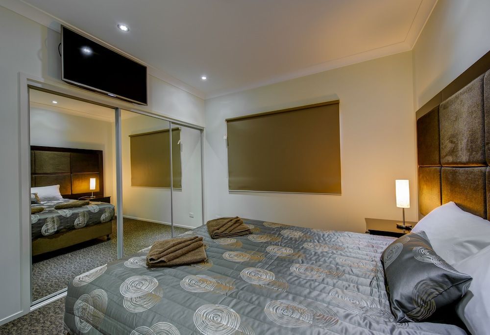 Western Downs Motor Inn Family Room Upstairs 2