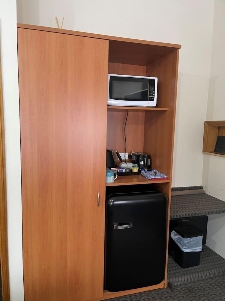 Westwood Motor Inn Budget Single Room 3