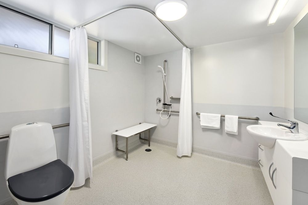 Rotary Lodge Port Macquarie Room, 1 King Bed, Accessible 3