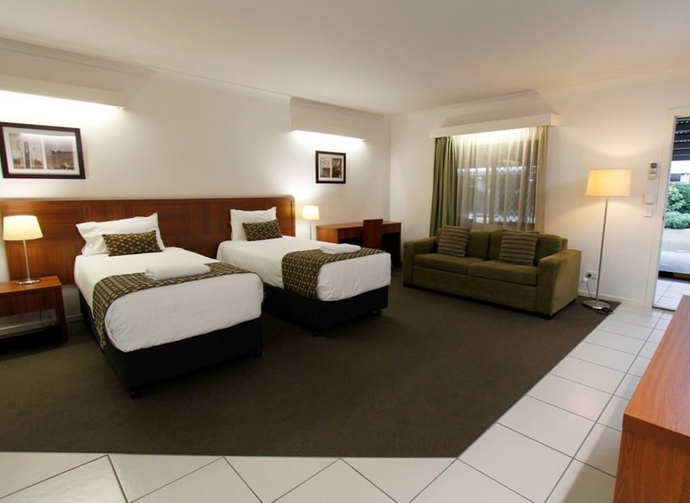 Chinchilla Downtown Motor Inn Deluxe Twin Suite 2