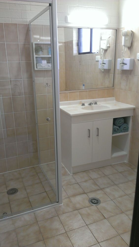 Idlewilde Country & Town Motorinn Standard Double or Twin Room, Non Smoking, Kitchenette 5