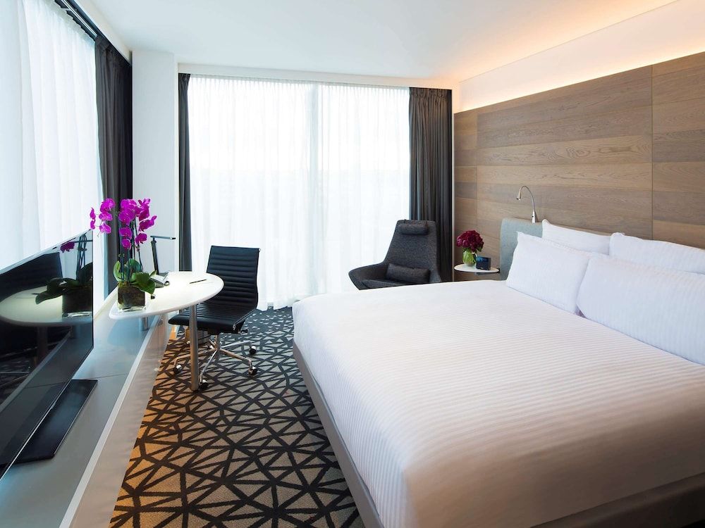 Deluxe Room, 1 King Bed