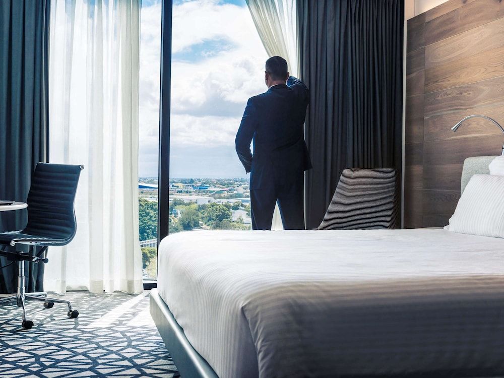 Deluxe Room, 1 King Bed (Executive, High Floor)