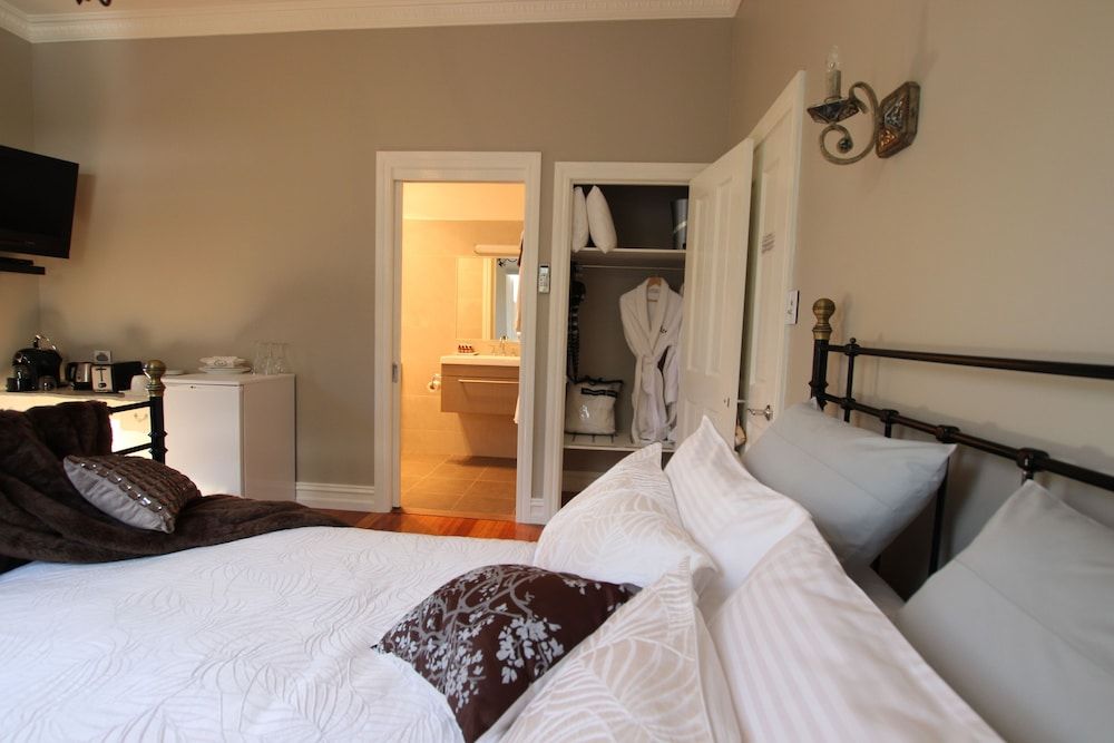 The Ark Stanley Corinthian Suite 2