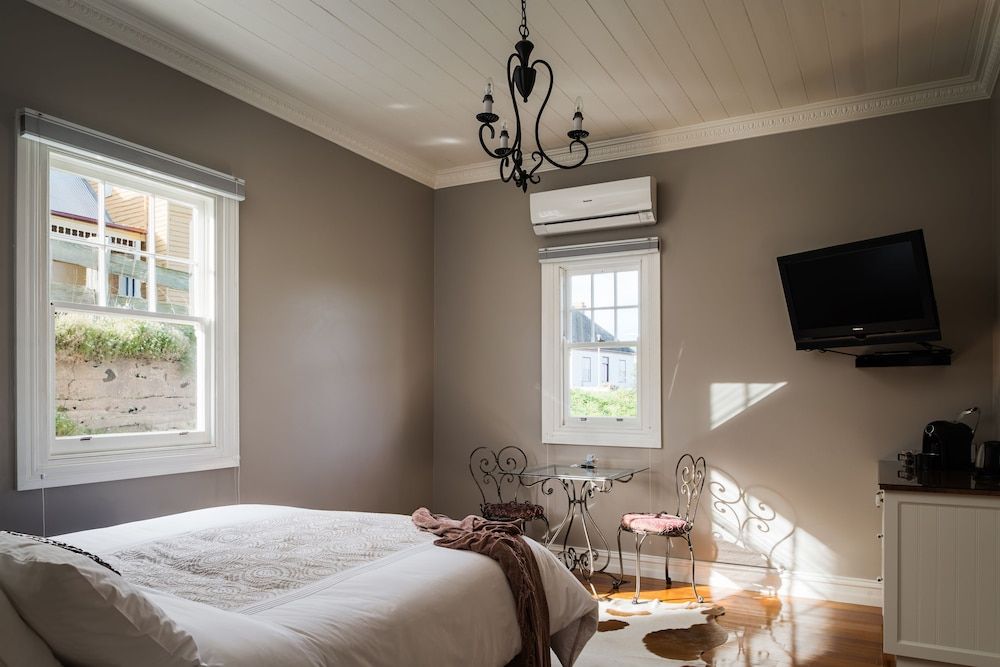 The Ark Stanley Corinthian Suite 5