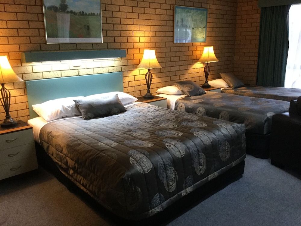 Sunrise Motel 1-bedroom Queen Unit - Double Rate 2