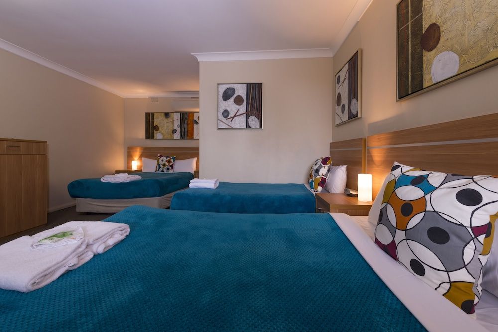 3 Sisters Motel Family Room 2