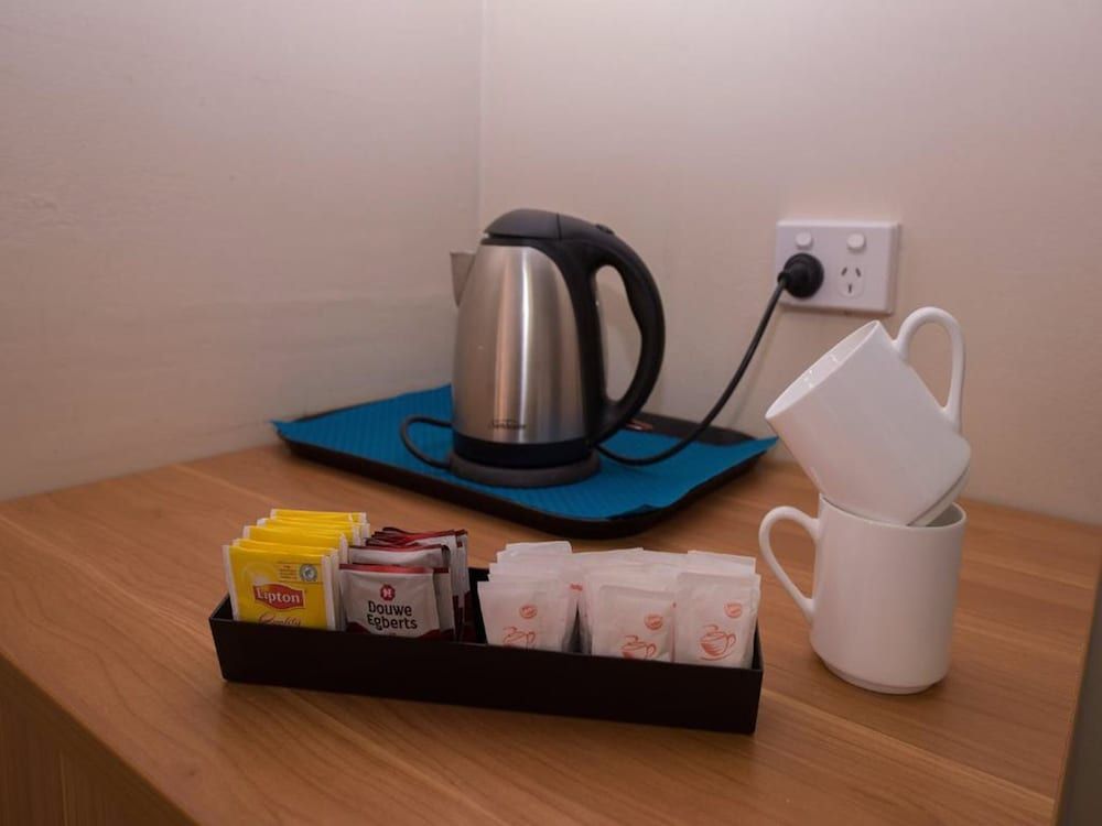 3 Sisters Motel Family Room 4