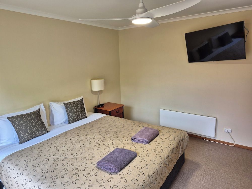 Golden Heritage Apartments Beechworth Family Apartment, 2 Bedrooms, Garden View 3