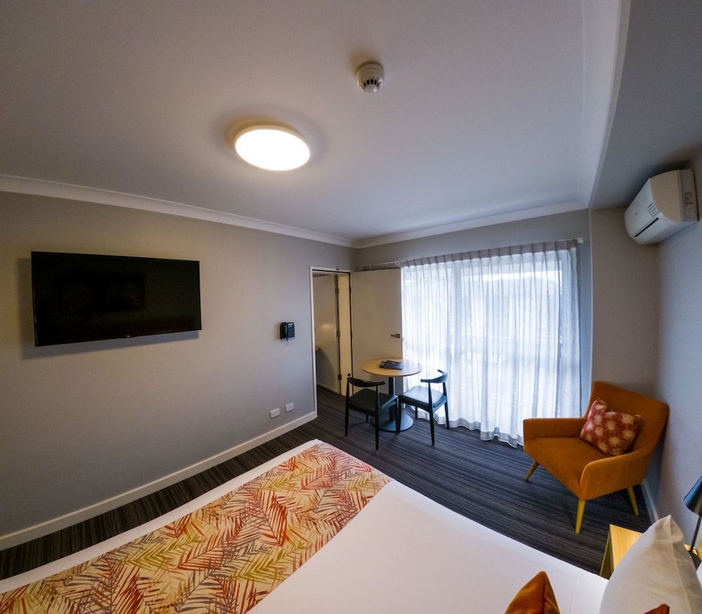 Potters Toowoomba Hotel Connecting King Room 4