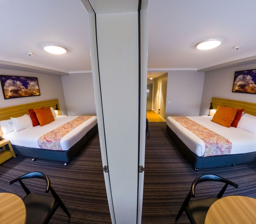 Potters Toowoomba Hotel Connecting King Room 2