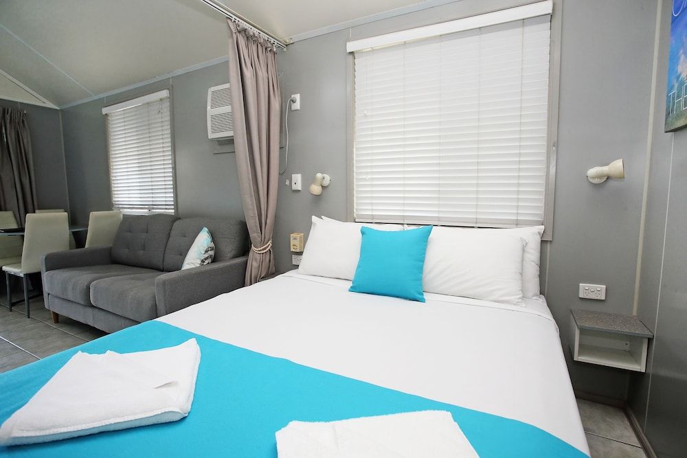 BIG4 Tasman Holiday Parks - Rowes Bay Oceanview Villa (Type B) (Studio) 5