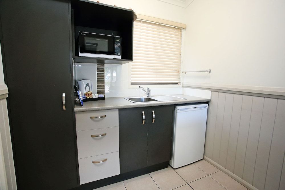 BIG4 Tasman Holiday Parks - Rowes Bay Ensuite Studio 4