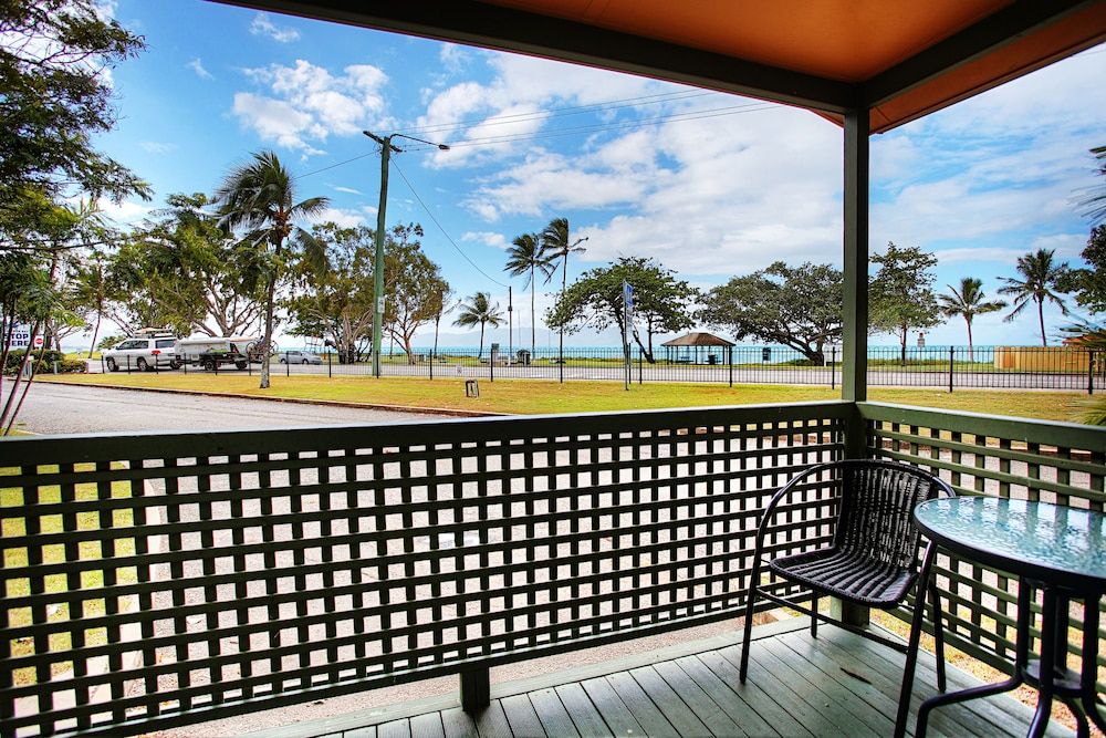 BIG4 Tasman Holiday Parks - Rowes Bay Oceanview Villa (Type B) (Studio) 13