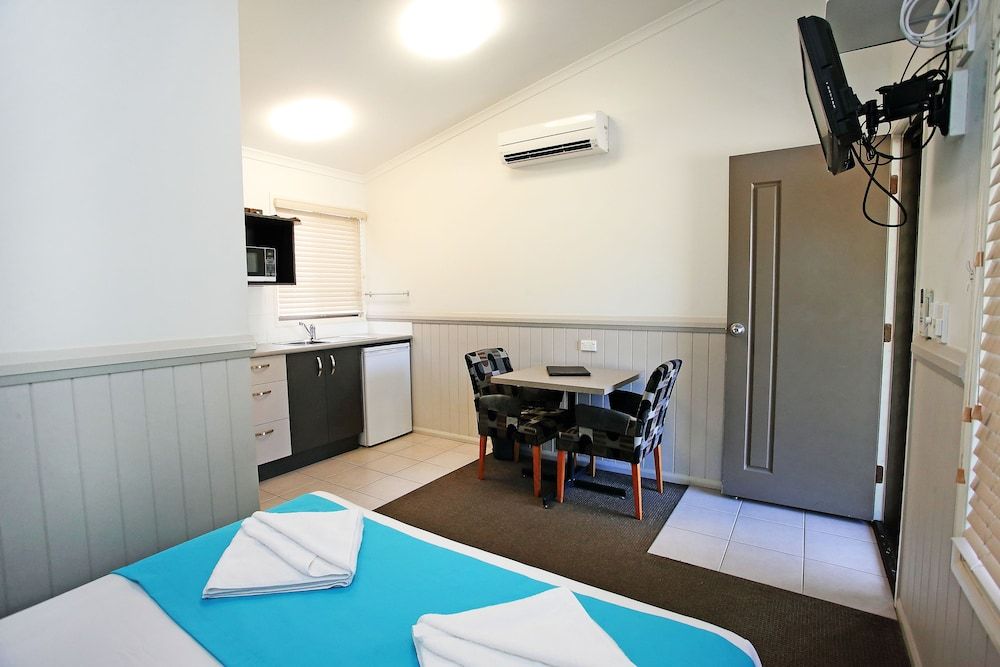 BIG4 Tasman Holiday Parks - Rowes Bay Ensuite Studio 5