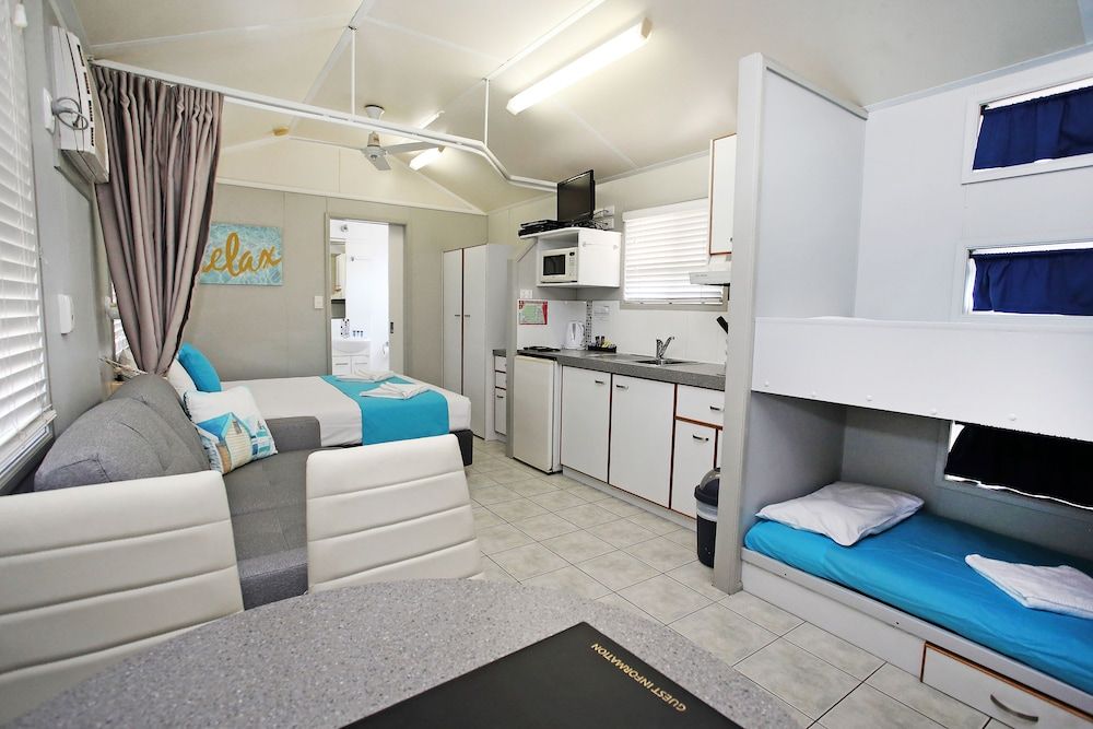 BIG4 Tasman Holiday Parks - Rowes Bay Ensuite Villa (Studio) 5