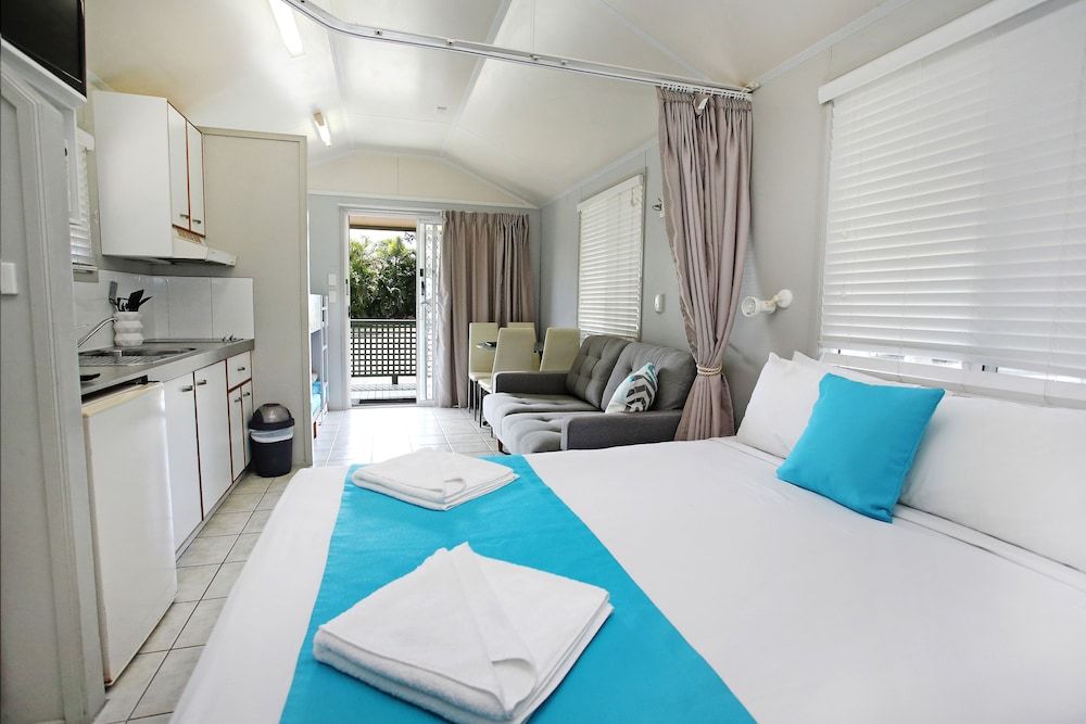 BIG4 Tasman Holiday Parks - Rowes Bay Ensuite Villa (Studio) 3