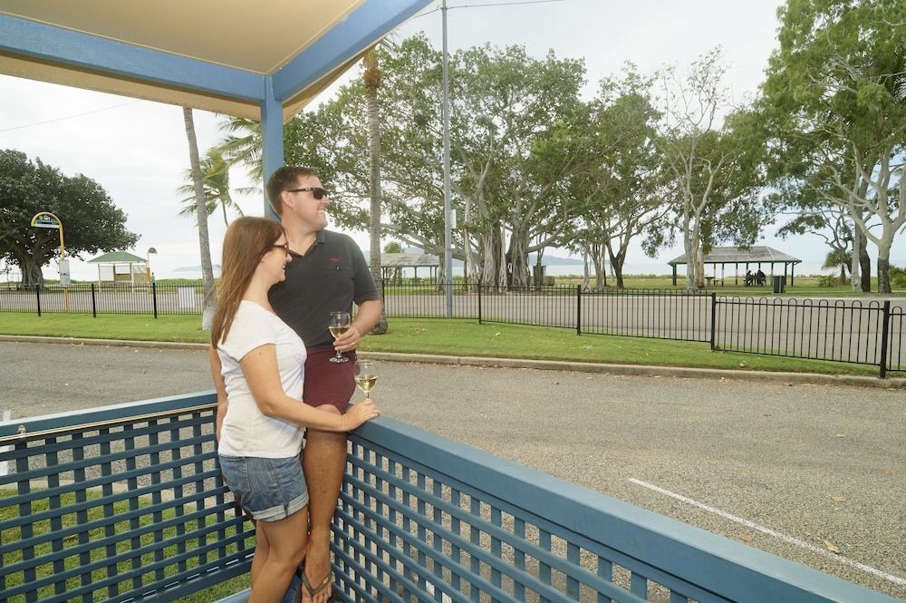 BIG4 Tasman Holiday Parks - Rowes Bay Oceanview Villa (Type B) (Studio) 11