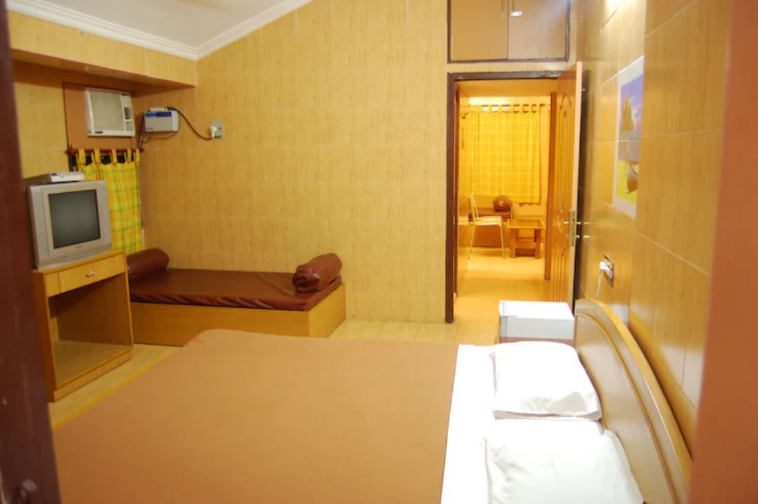 Interconnected Room with Balcony