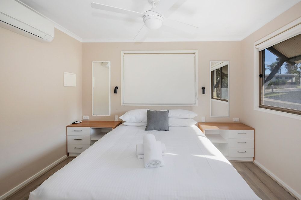 Deluxe Cabin - Sleeps 5 - Dog Friendly