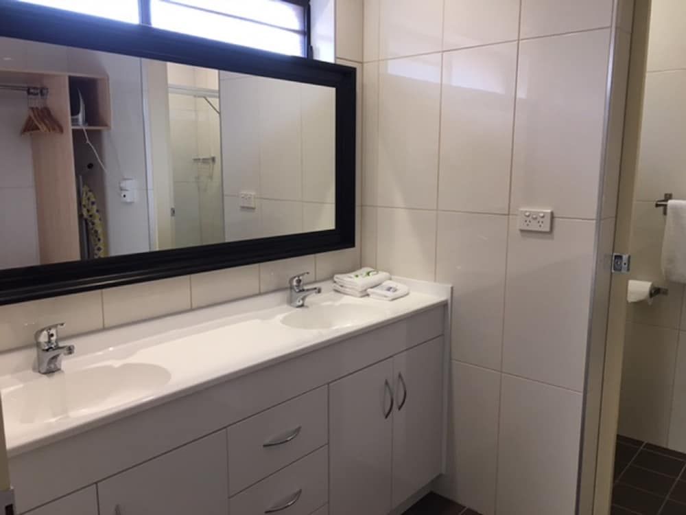 Maclin Lodge Motel Executive Twin Room 4