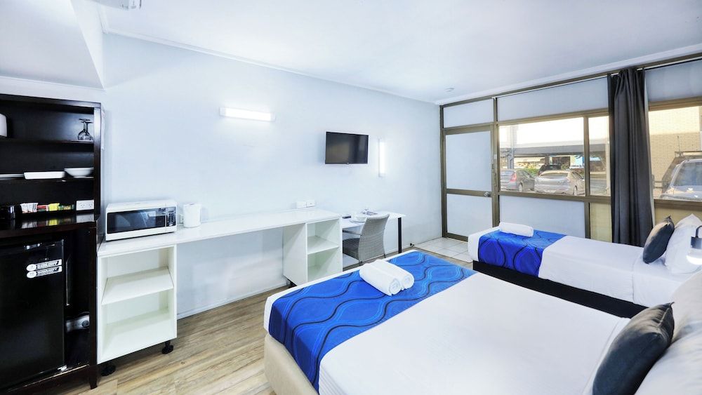 Tropical Gate Motor Inn Deluxe Twin Room, Non Smoking