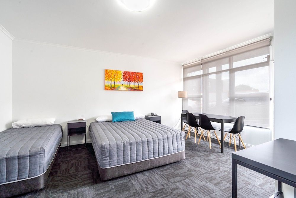 Medium Family Room