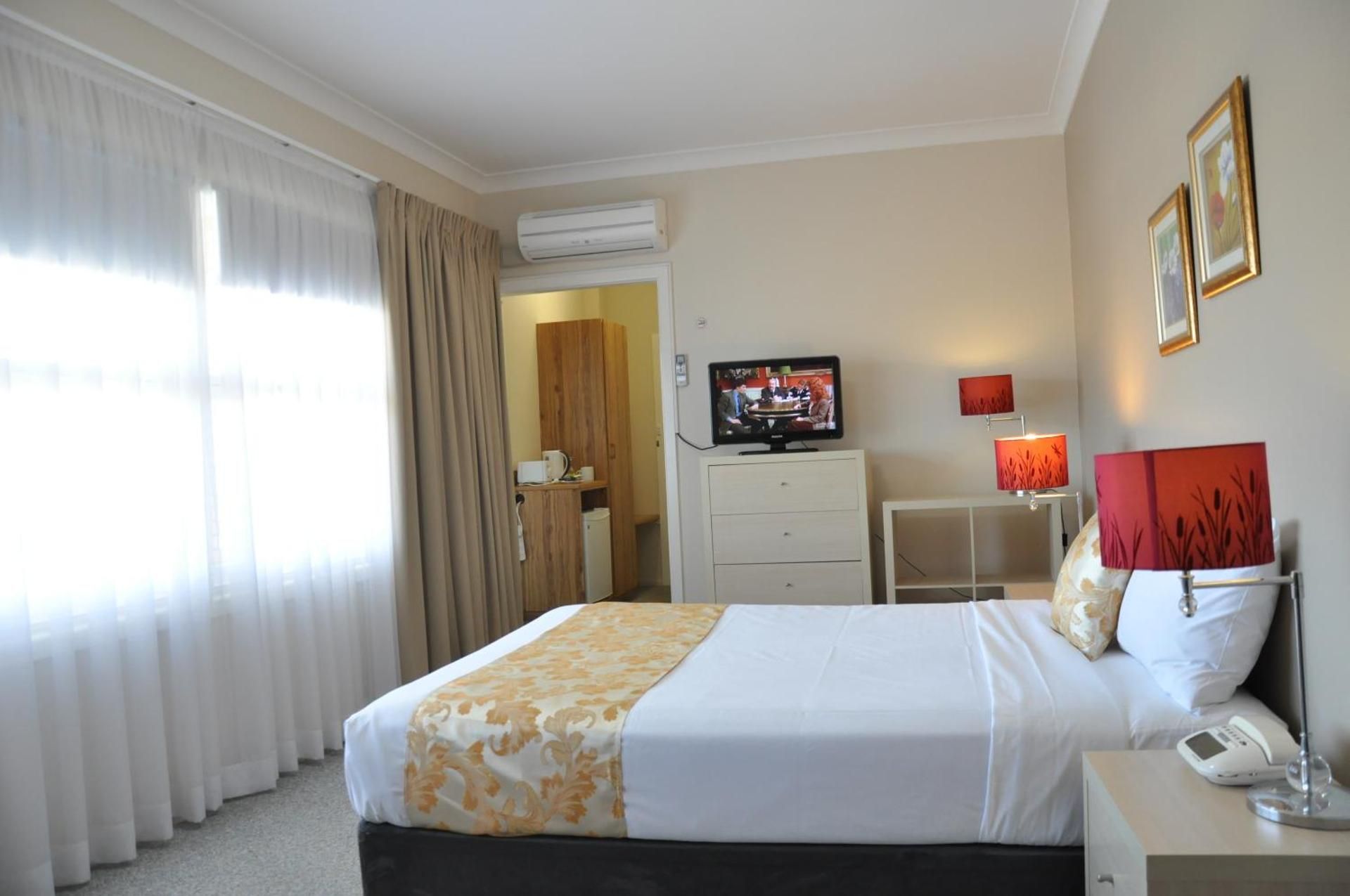 Deluxe King Room