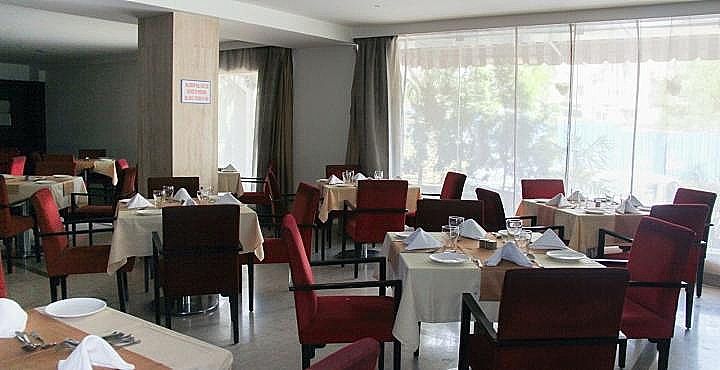 Food & Dining