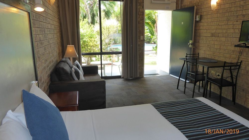 Tower Court Motel - adults only haven Standard Room, 1 Queen Bed 5