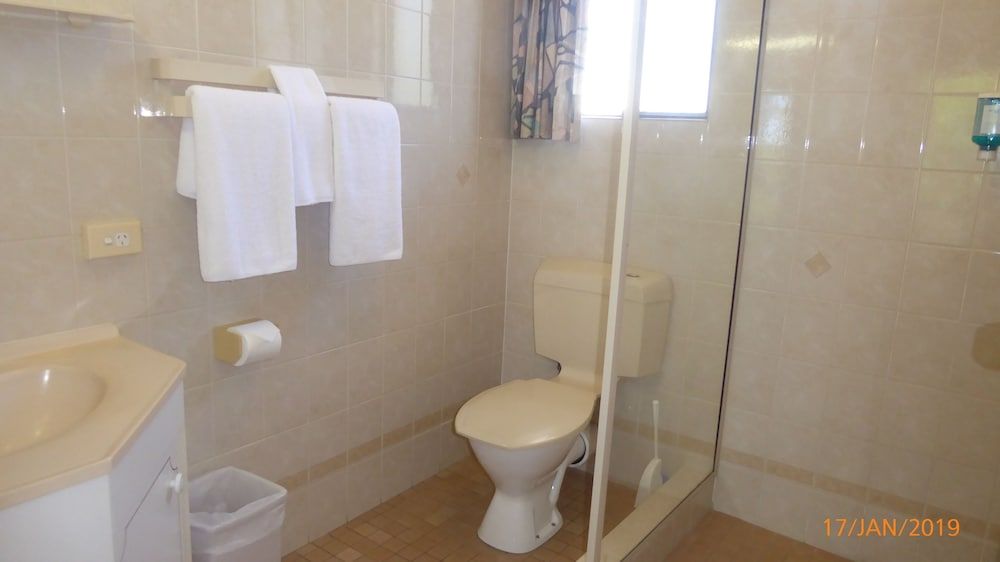 Tower Court Motel - adults only haven Standard Room, 1 Queen Bed 3