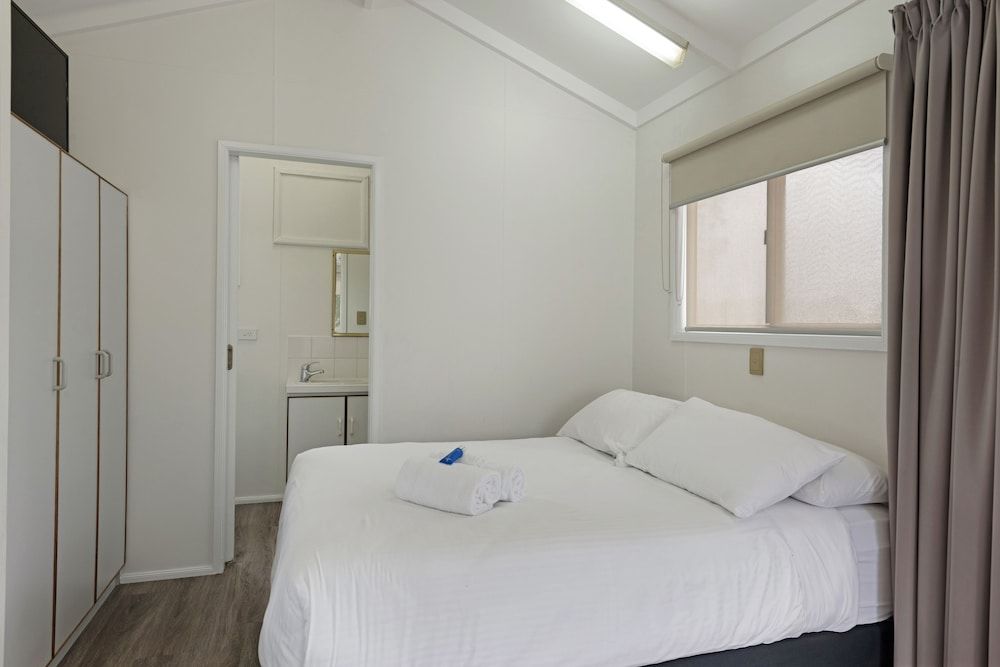 Discovery Parks - Casino Standard Cabin (Sleeps 4)