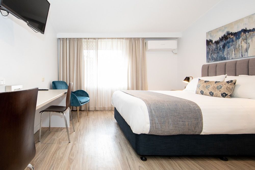 New England Motor Lodge Room, 1 Queen Bed, Non Smoking