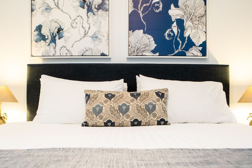 New England Motor Lodge Room, 1 King Bed 2