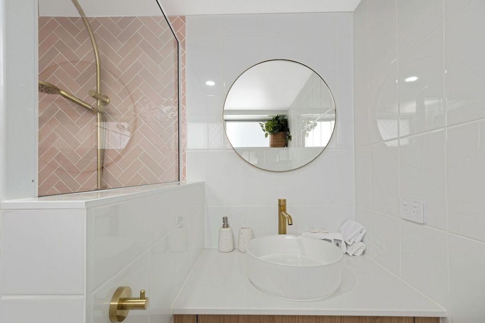 Bayview Tower Luna Blu - Property Adjacent 4