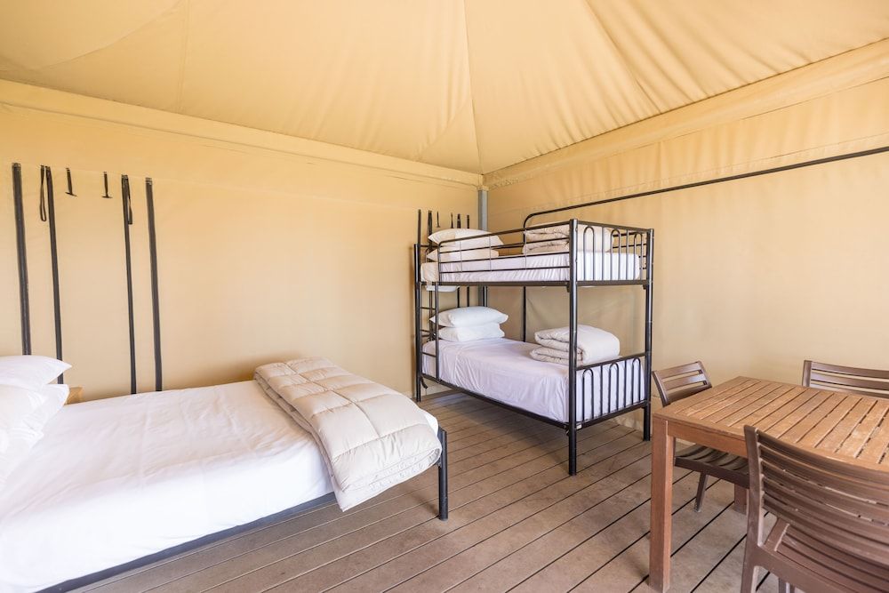 Safari Tent ( Shared Bathroom)