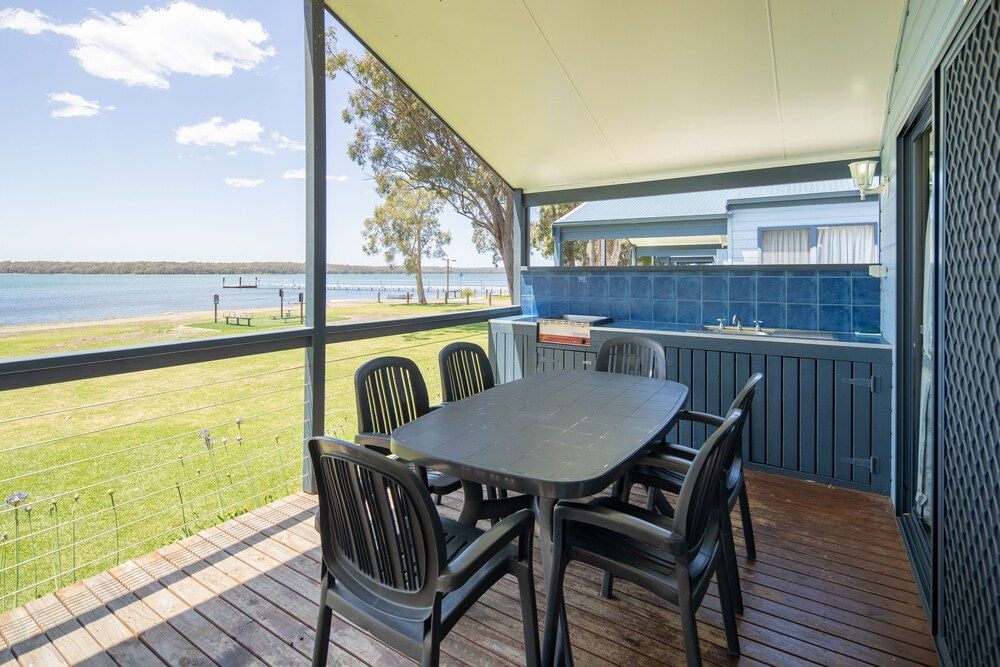 Ingenia Holidays Lake Macquarie Waterfront Villa 4