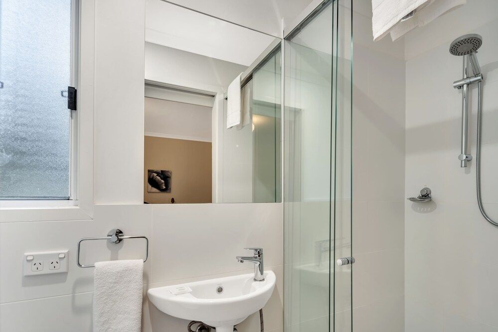 Ingenia Holidays Lake Macquarie One Bedroom Cottage 4