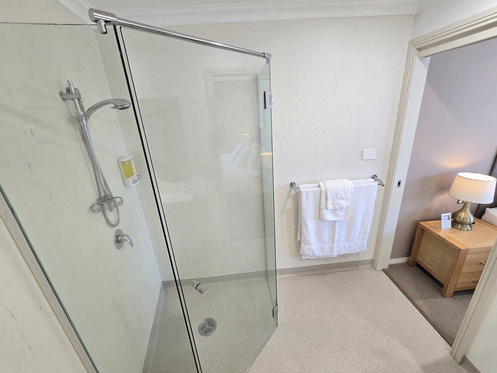 On The Terrace Stanley Premium Studio, 1 King Bed, Bay View, Beachside 12