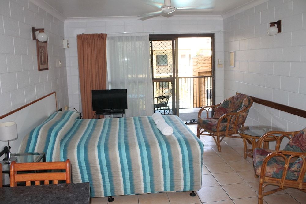 Oasis Inn Cairns Studio 2