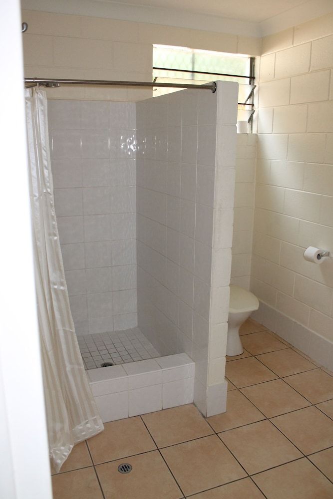 Oasis Inn Cairns Standard Apartment, 1 Bedroom 3