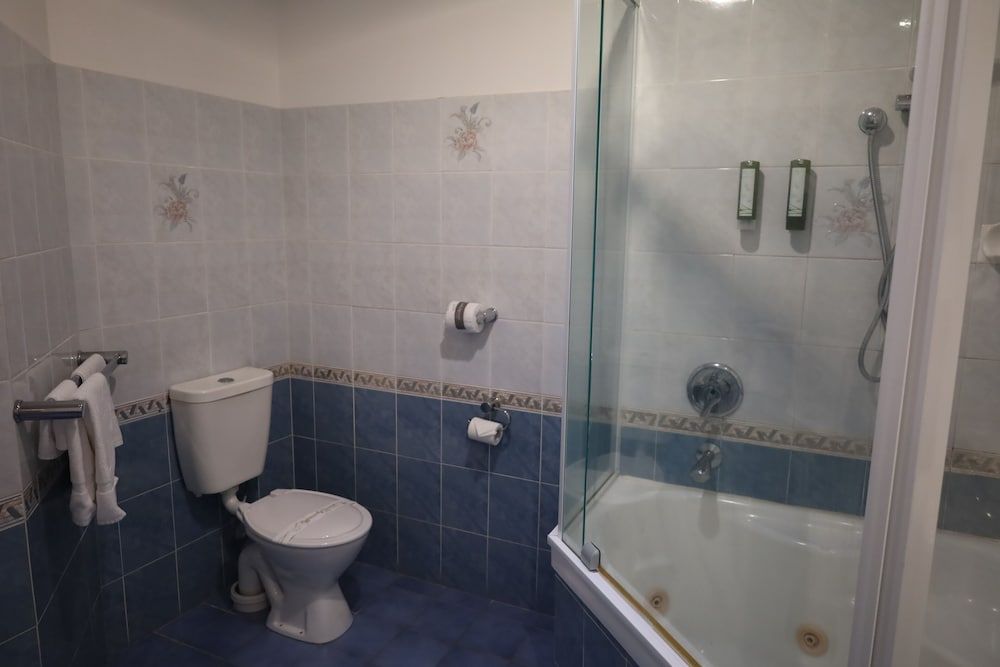 Sun Palms Motel Family Room (Family  Room) 8