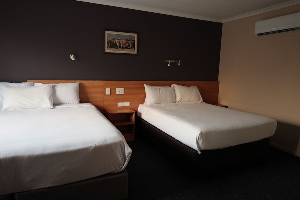 Sun Palms Motel Family Room (Family  Room) 3