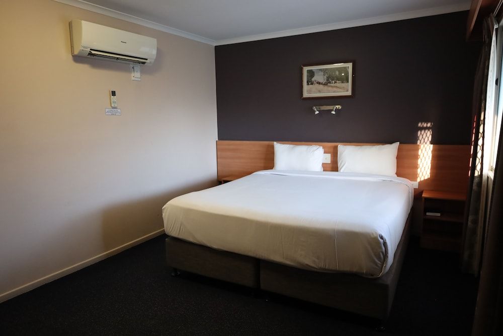 Sun Palms Motel Family Room (Family  Room) 6